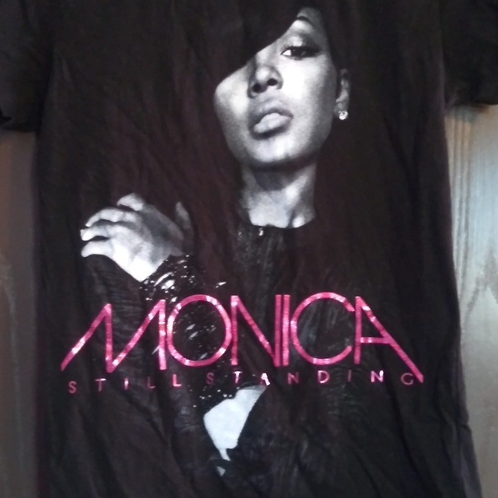 🎶 Monica tee